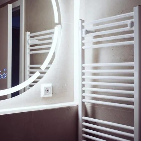 アパート Design Apartment, Ac, Free Parking *